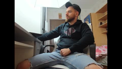 Ryanstone  online show from November 2025 04:40:01 AM