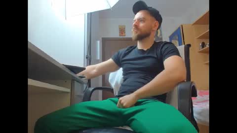 Ryanstone  online show from November 2025 05:40:02 AM