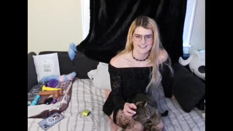 Snapshot of ryn_michele chatting on December 2024 05:26:02 PM Ryn Michele online show from December 2024 05:26:02 PM