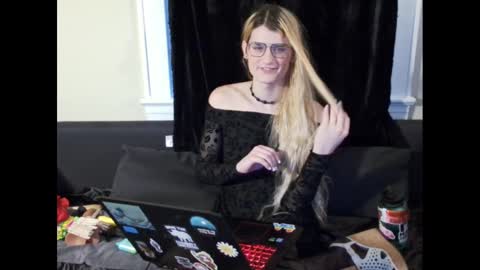 Snapshot of ryn_michele chatting on December 2024 12:29:02 PM Ryn Michele online show from December 2024 12:29:02 PM