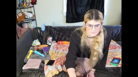 Snapshot of ryn_michele chatting on December 2024 07:00:02 PM Ryn Michele online show from December 2024 07:00:02 PM