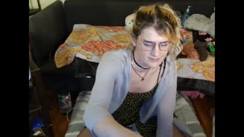 Snapshot of ryn_michele chatting on December 2024 10:25:01 PM Ryn Michele online show from December 2024 10:25:01 PM