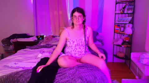 Snapshot of ryn_michele chatting on May 2026 12:05:01 AM Ryn Michele online show from May 2026 12:05:01 AM
