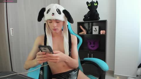 RYO BLEU online show from May 2026 08:38:02 PM