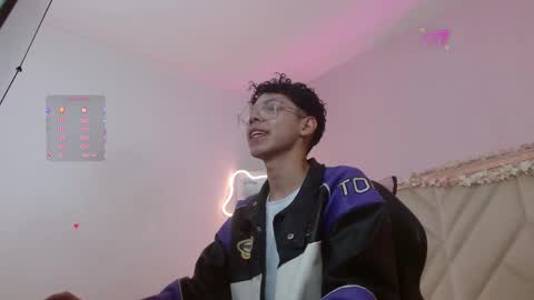 Snapshot of ryu_tay chatting on April 2026 05:08:01 AM ryu_tay online show from April 2026 05:08:01 AM