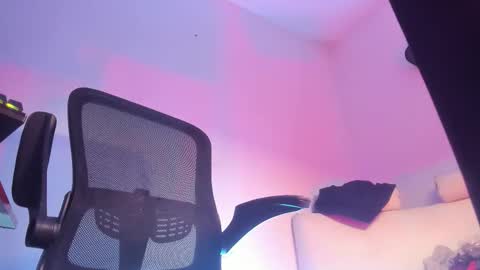 Steven Independent online show from December 2025 12:18:01 AM