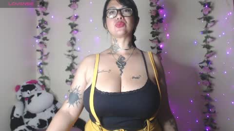 saalomee 1 online show from May 2026 11:13:02 PM