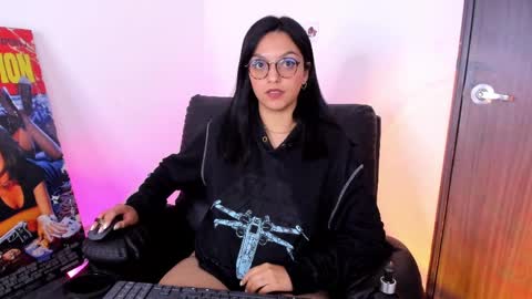 Snapshot of saam_collins69 chatting on April 2026 05:26:02 AM Val online show from April 2026 05:26:02 AM