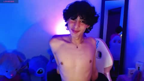 Santi  online show from September 2025 12:45:02 AM