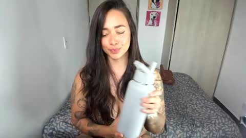 Sara online show from November 2025 09:03:02 PM