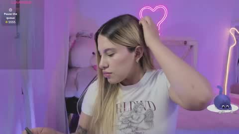 saaya_tay online show from April 2026 03:33:02 AM