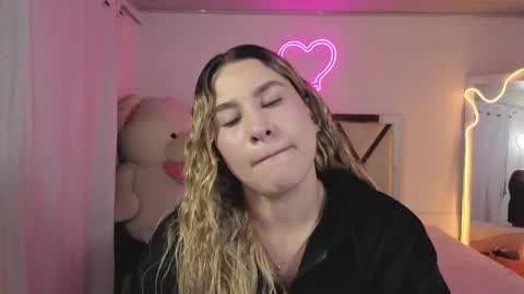 saaya_tay online show from May 2026 03:12:01 AM