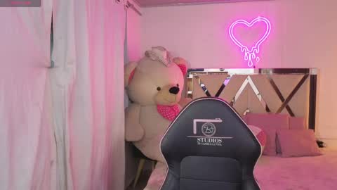 saaya_tay online show from May 2026 03:24:01 AM