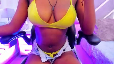 SabrinnaBrownn online show from October 2025 07:00:02 AM