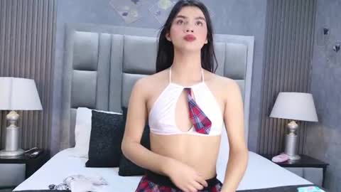 Sabrina Foox online show from July 2026 07:30:01 PM