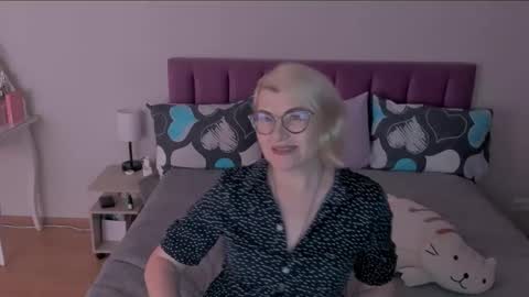 Sabrina MacMarren online show from February 2025 04:25:02 PM