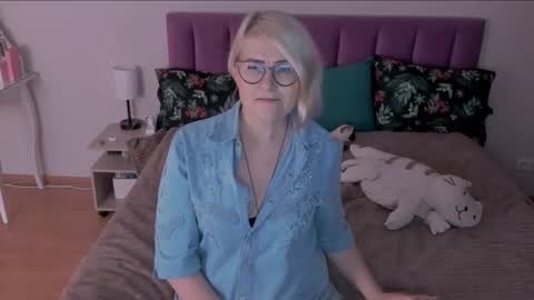 Sabrina MacMarren online show from February 2025 07:37:02 PM