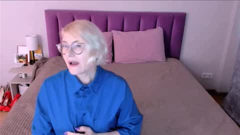 Sabrina MacMarren online show from November 2025 12:27:01 PM