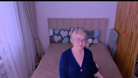 Sabrina MacMarren online show from April 2026 04:29:01 PM