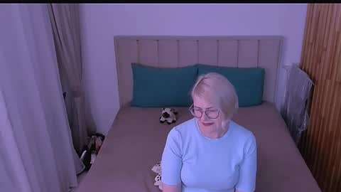 Sabrina MacMarren online show from April 2026 06:21:02 PM