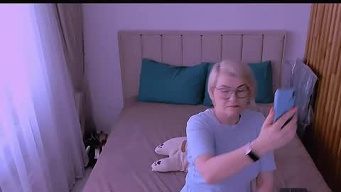 Sabrina MacMarren online show from April 2026 10:24:02 AM