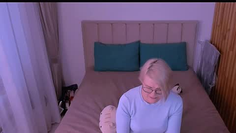 Sabrina MacMarren online show from April 2026 05:30:01 PM