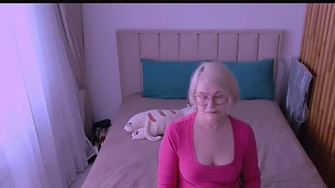Sabrina MacMarren online show from April 2026 11:27:02 AM