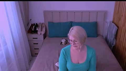 Sabrina MacMarren online show from May 2026 04:34:02 PM