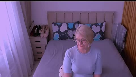Sabrina MacMarren online show from May 2026 03:28:01 PM