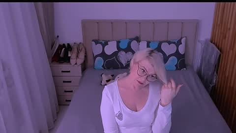 Sabrina MacMarren online show from May 2026 06:46:02 PM