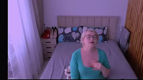 Sabrina MacMarren online show from May 2026 02:14:01 PM