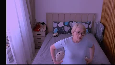 Sabrina MacMarren online show from May 2026 02:03:01 PM
