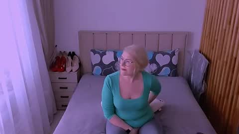 Sabrina MacMarren online show from May 2026 11:06:01 AM