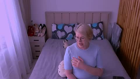 Sabrina MacMarren online show from May 2026 10:21:01 AM