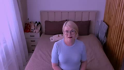 Sabrina MacMarren online show from May 2026 02:23:01 PM