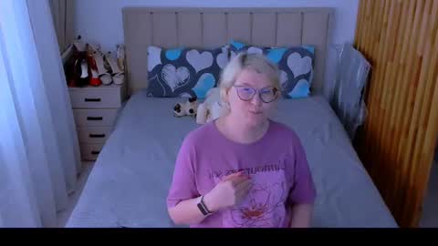 Sabrina MacMarren online show from June 2026 03:55:02 PM