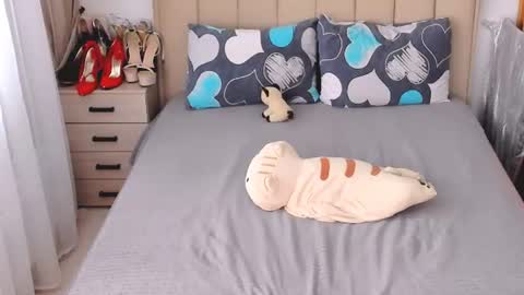 Sabrina MacMarren online show from July 2026 01:46:02 PM
