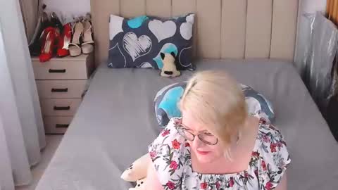 Sabrina MacMarren online show from July 2026 04:39:33 PM