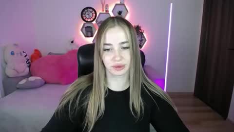 Snapshot of sabrinviolet chatting on May 2026 08:09:02 AM Sabrina Violet online show from May 2026 08:09:02 AM