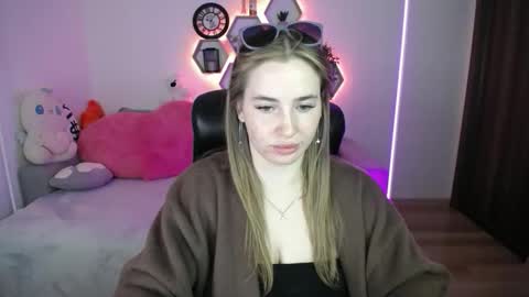 Snapshot of sabrinviolet chatting on May 2026 08:11:01 AM Sabrina Violet online show from May 2026 08:11:01 AM
