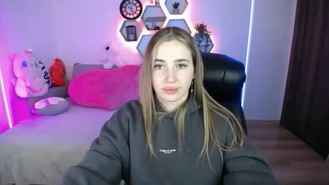 Snapshot of sabrinviolet chatting on May 2026 08:09:01 AM Sabrina Violet online show from May 2026 08:09:01 AM