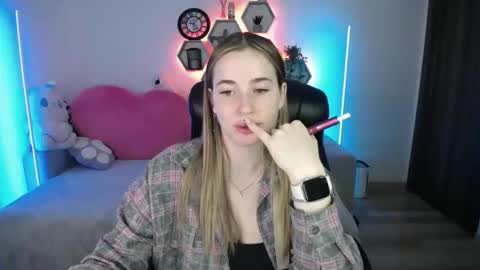 Snapshot of sabrinviolet chatting on May 2026 08:09:01 AM Sabrina Violet online show from May 2026 08:09:01 AM
