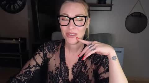 sacha__xx online show from February 2026 09:09:02 PM