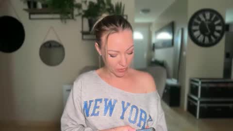 Snapshot of sacha__xx chatting on March 2026 10:54:02 AM sacha__xx online show from March 2026 10:54:02 AM