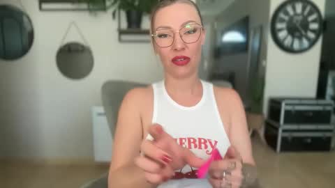 Snapshot of sacha__xx chatting on April 2026 11:22:02 AM sacha__xx online show from April 2026 11:22:02 AM