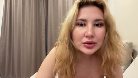 sacreed_lovee online show from June 2026 10:10:02 AM