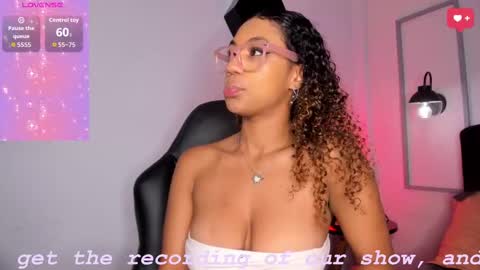 Snapshot of sade_jackson1 chatting on September 2025 04:27:01 AM Sophie online show from September 2025 04:27:01 AM