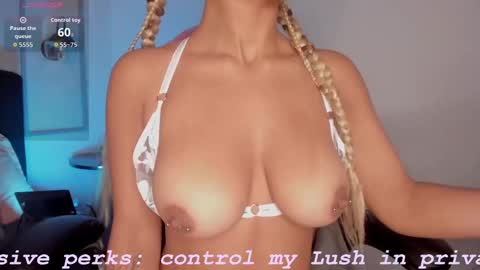 Snapshot of sade_jackson1 chatting on October 2025 04:57:02 AM Sophie online show from October 2025 04:57:02 AM