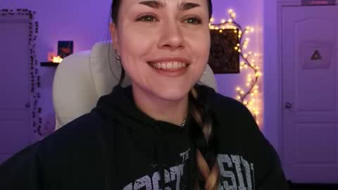 Sadie Renee  online show from February 2026 12:17:01 AM