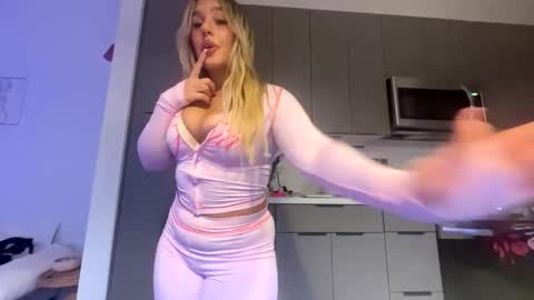 Snapshot of sageblue5683 chatting on November 2025 03:50:02 AM Shaina Blue online show from November 2025 03:50:02 AM